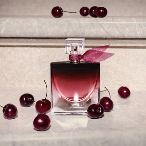 La Vie est Belle L'Elixir Very Cherry - Intensives Parfum Kirschholz La Vie est Belle L'Elixir Very Cherry - Intensives Parfum Kirschholz